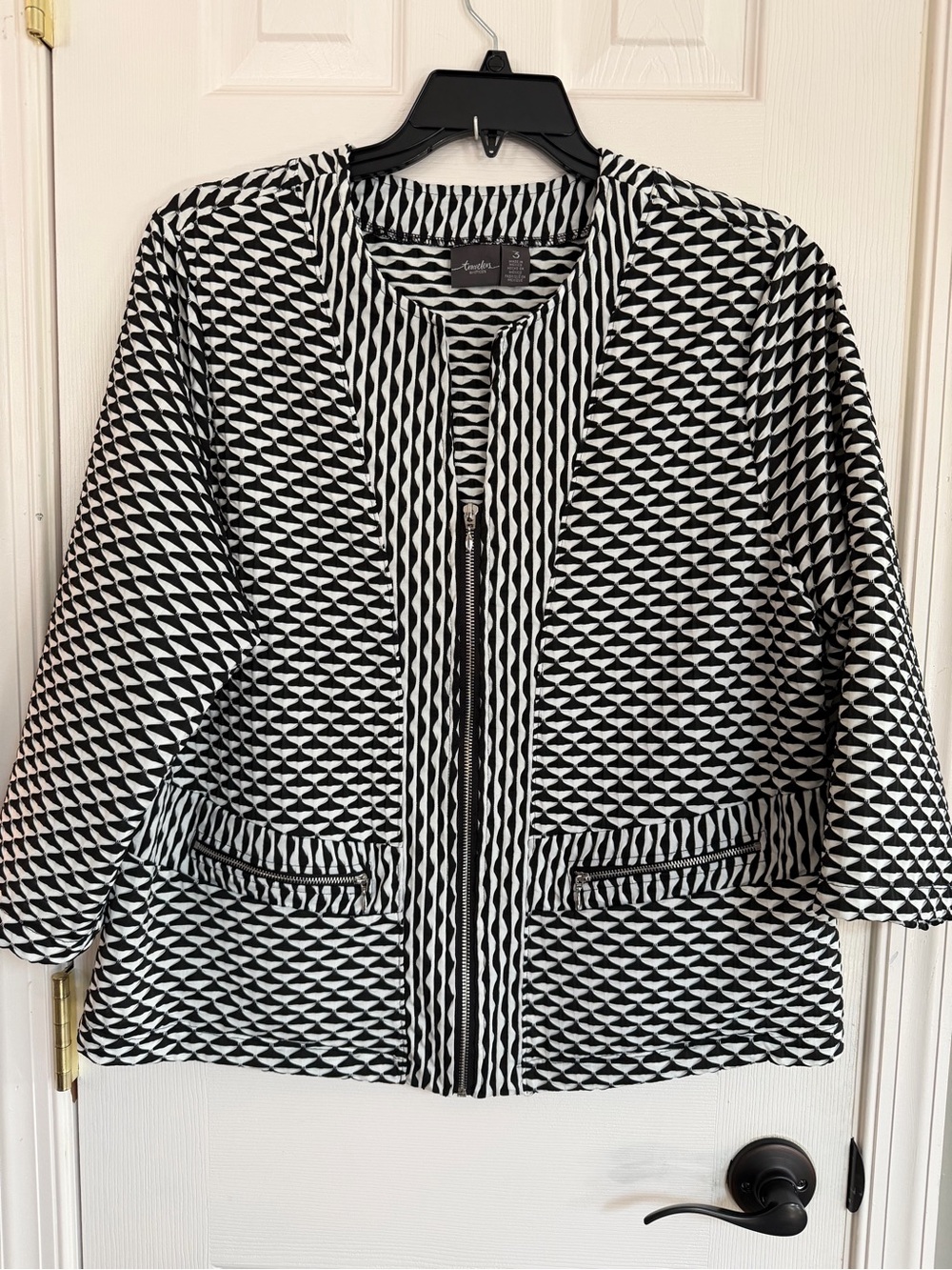 Chico's travelers Black White Textured Zip-Front Jacket 3/4 sleeve 3 XL pockets